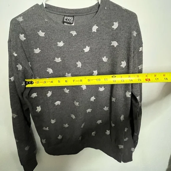Cat Face Head Sweater / silver and gray Modern Lux Brand Size XS - Picture 5 of 6